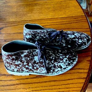 Uwezo made in Kenya brown and beige cow hide hair on size Uk 9